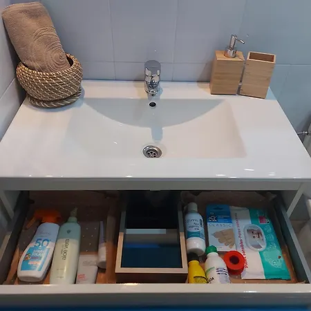 Flat In - Perfect Location 아파트 *