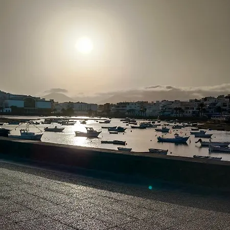 Flat In - Perfect Location 아파트