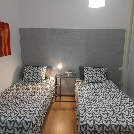 Flat In - Perfect Location * ארסיפה